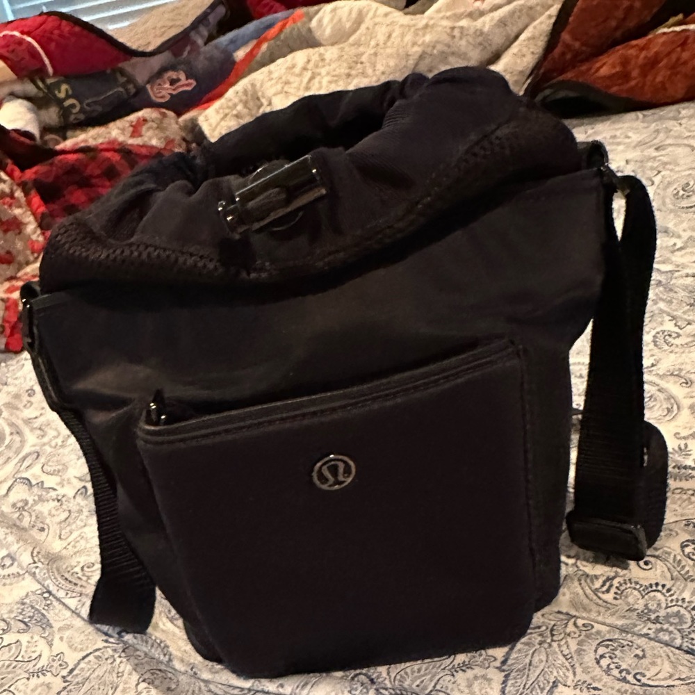 Lululemon bucket bag